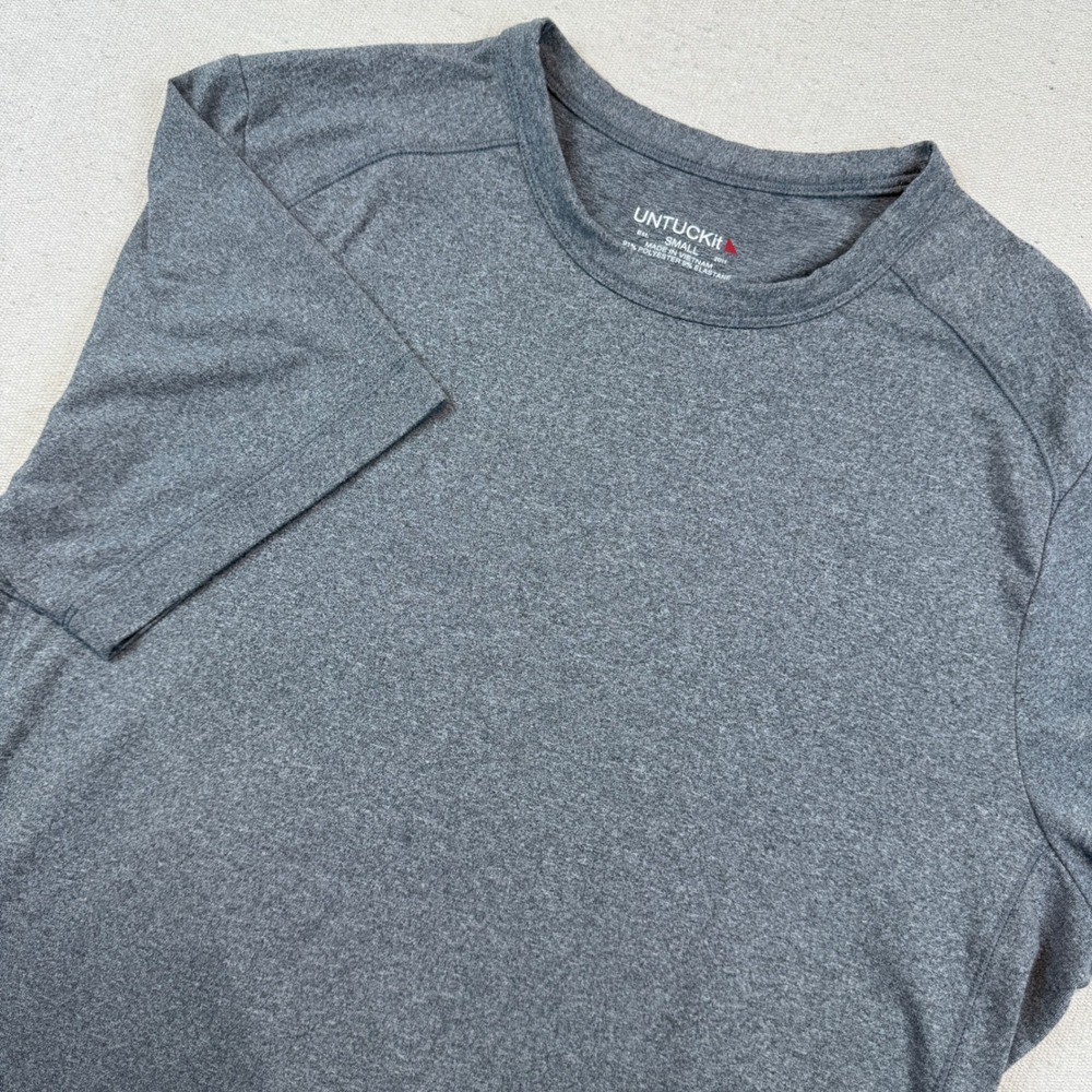 UNTUCKit Mens Performance T-Shirt Gray Short Sleeve Small Active Crew Neck